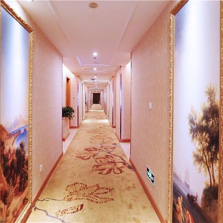 Vienna International Hotel Yantai Changjiang Road Xingyi Square Branch Exterior photo