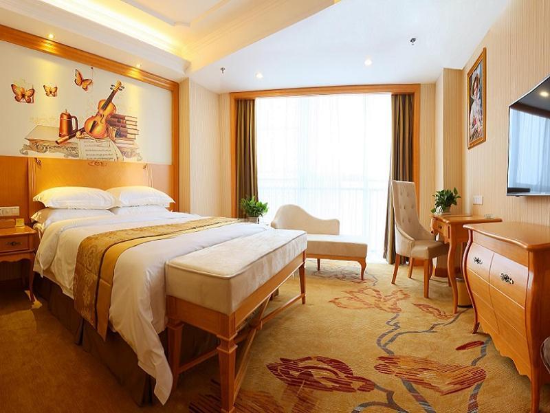 Vienna International Hotel Yantai Changjiang Road Xingyi Square Branch Exterior photo