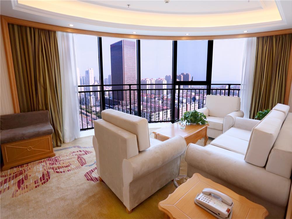 Vienna International Hotel Yantai Changjiang Road Xingyi Square Branch Exterior photo